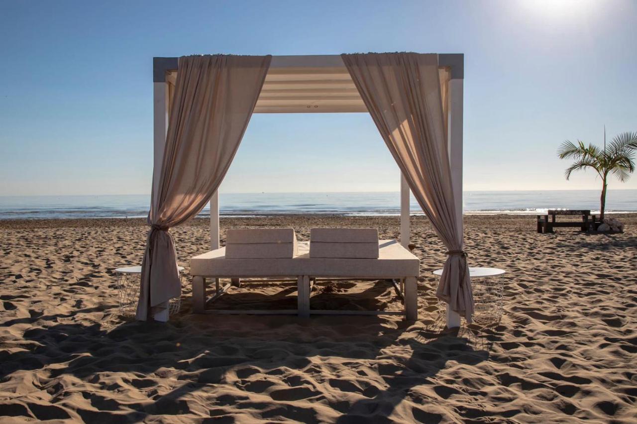 Hotel Berenice Римини Екстериор снимка