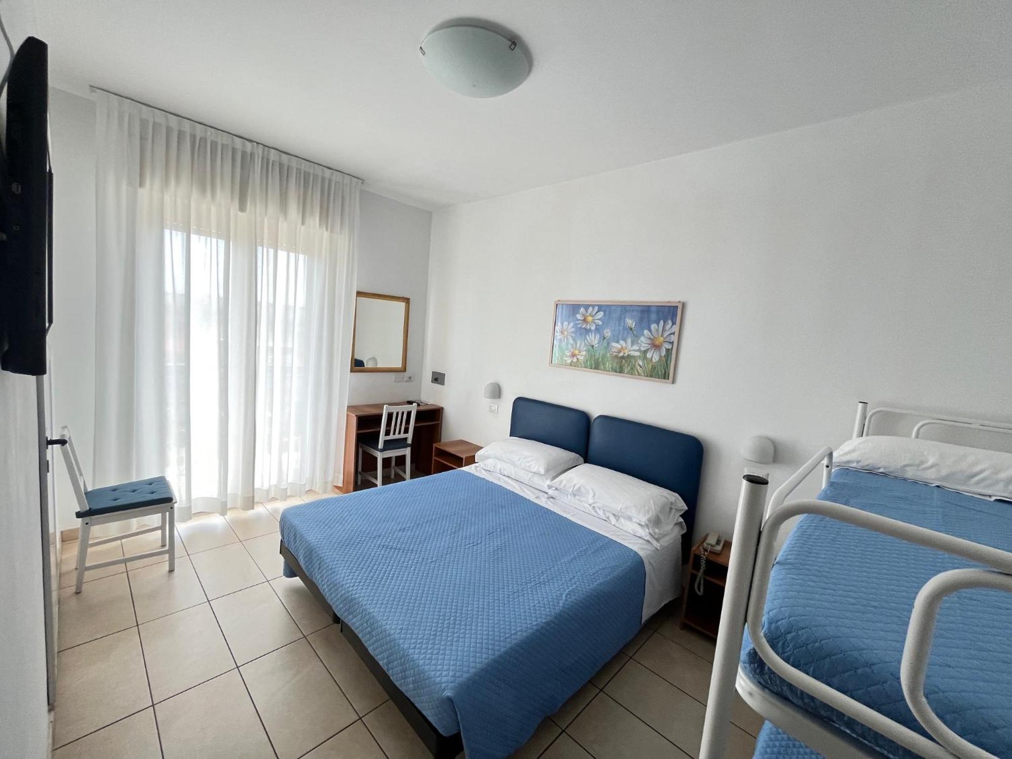 Hotel Berenice Римини Екстериор снимка