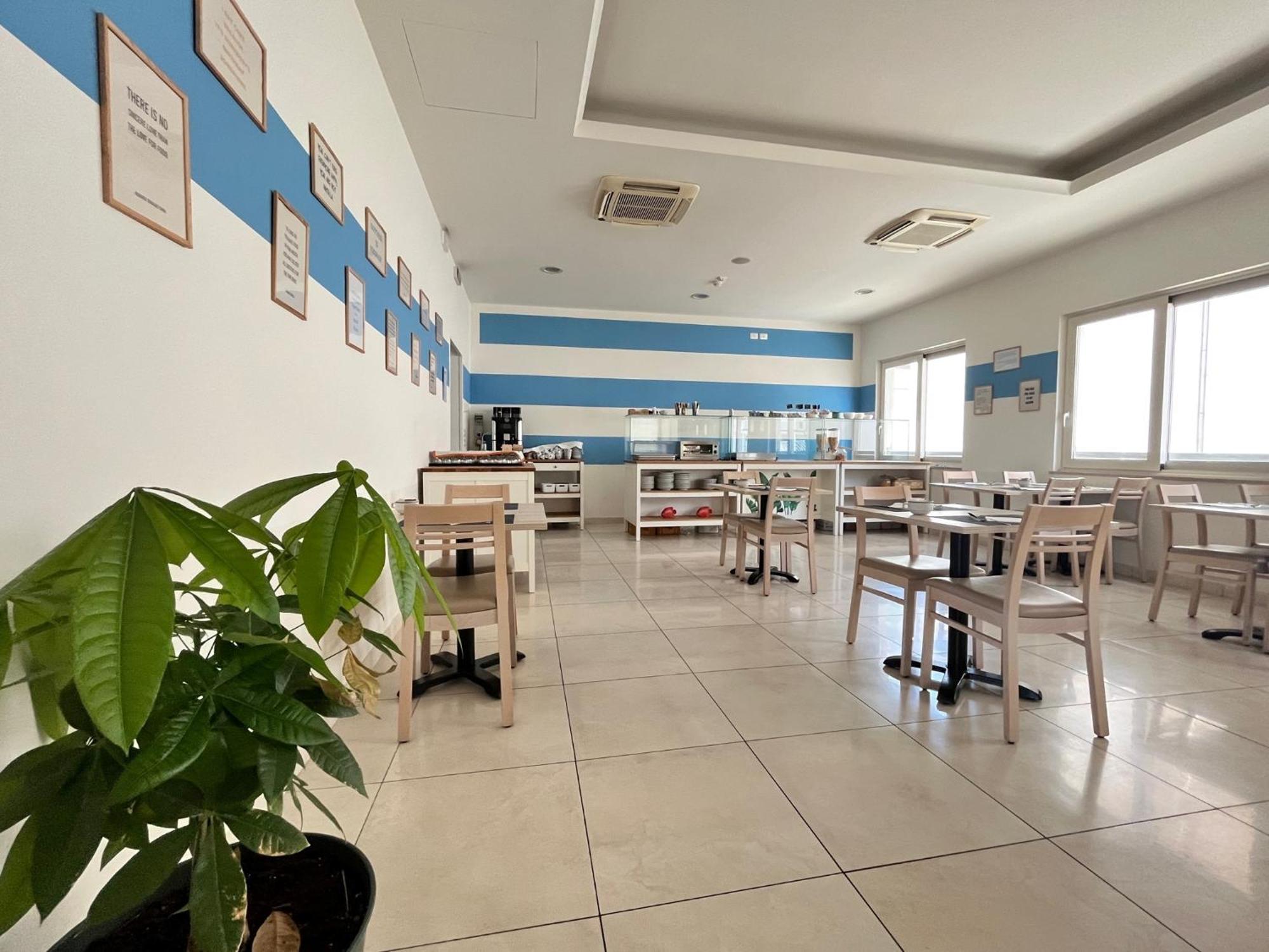 Hotel Berenice Римини Екстериор снимка